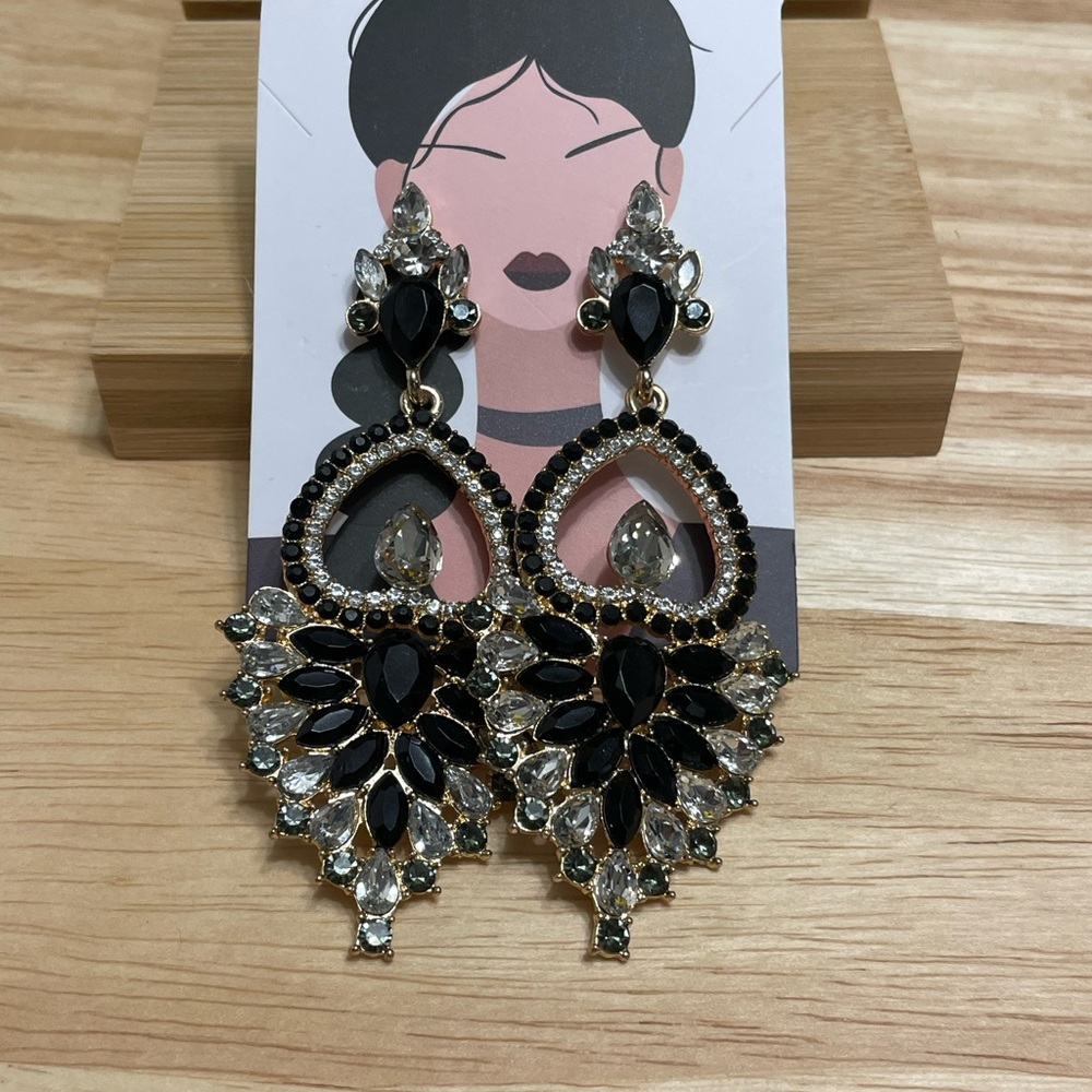 EARRINGS - Picture 13 of 14